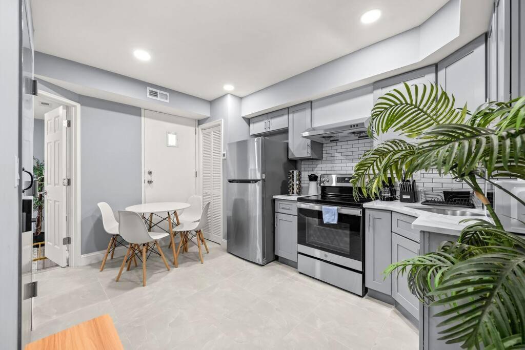 New! Cozy Apt In Center City! フィラデルフィア エクステリア 写真